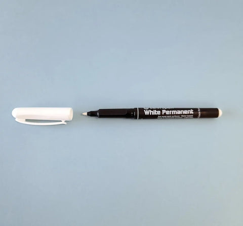 Centropen White Marker Pen