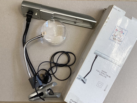 Daylight Craft Lamp and Magnifying Glass